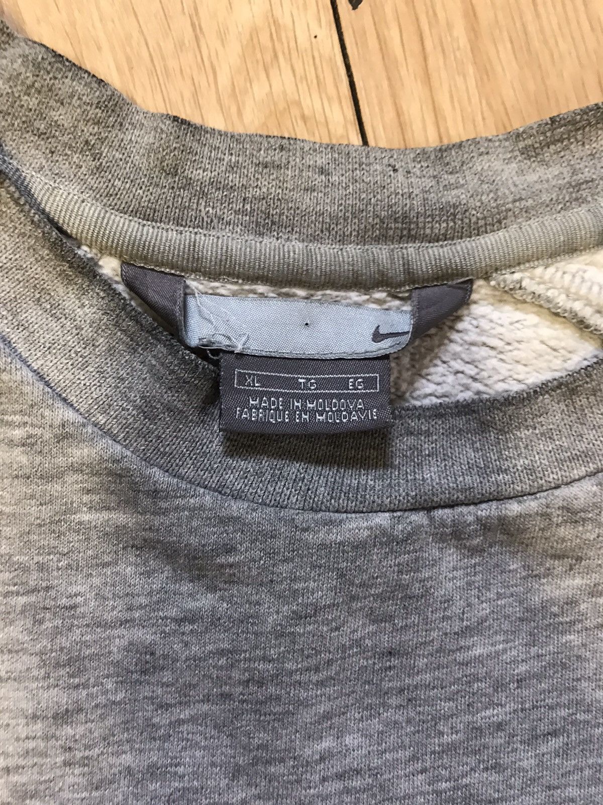 Jordan Brand × Nike × Vintage Nike vintage mini swoosh sweatshirt xl large Size US XL / EU 56 / 4 - 2 Thumbnail