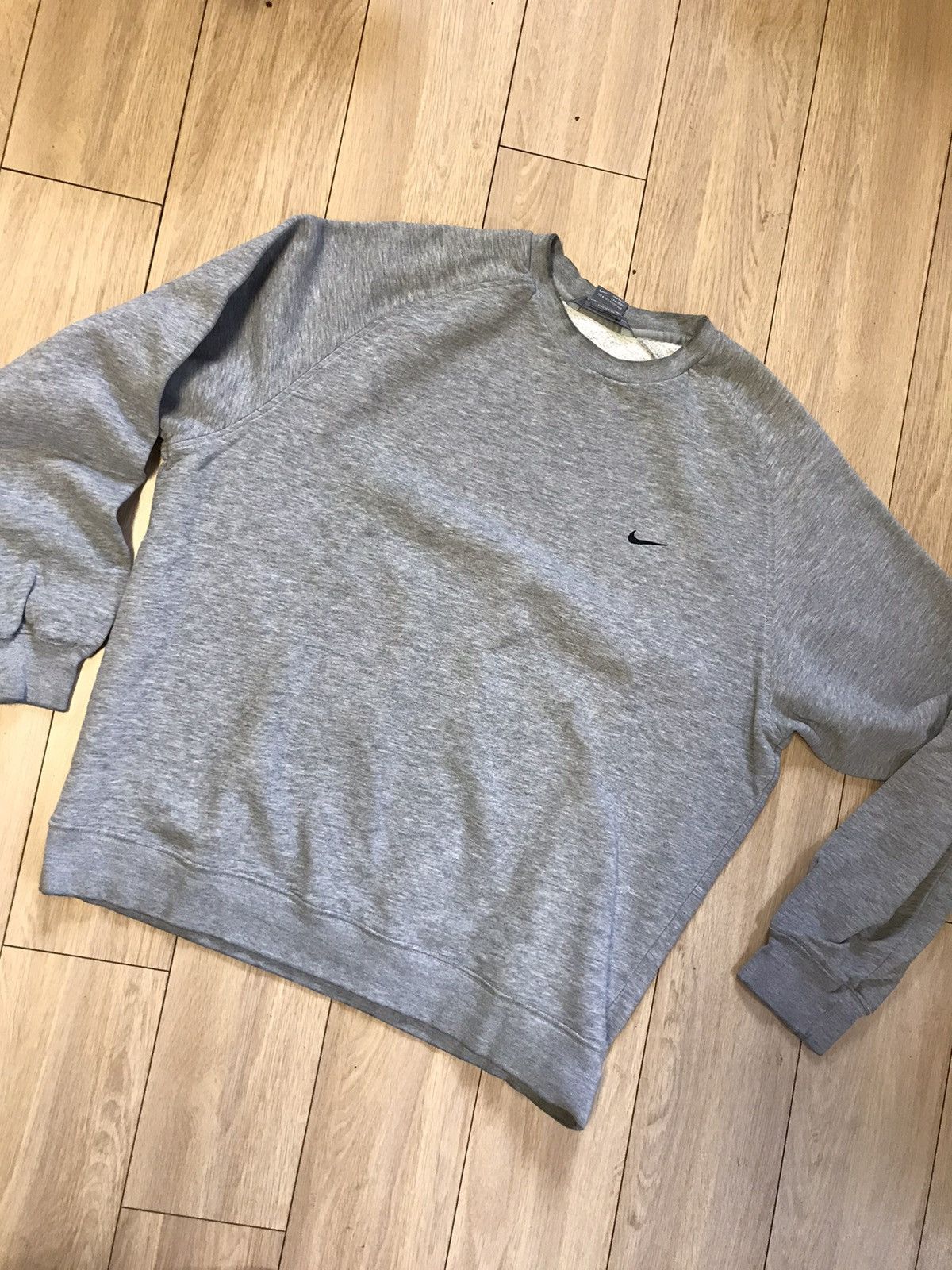 Jordan Brand × Nike × Vintage Nike vintage mini swoosh sweatshirt xl large Size US XL / EU 56 / 4 - 1 Thumbnail