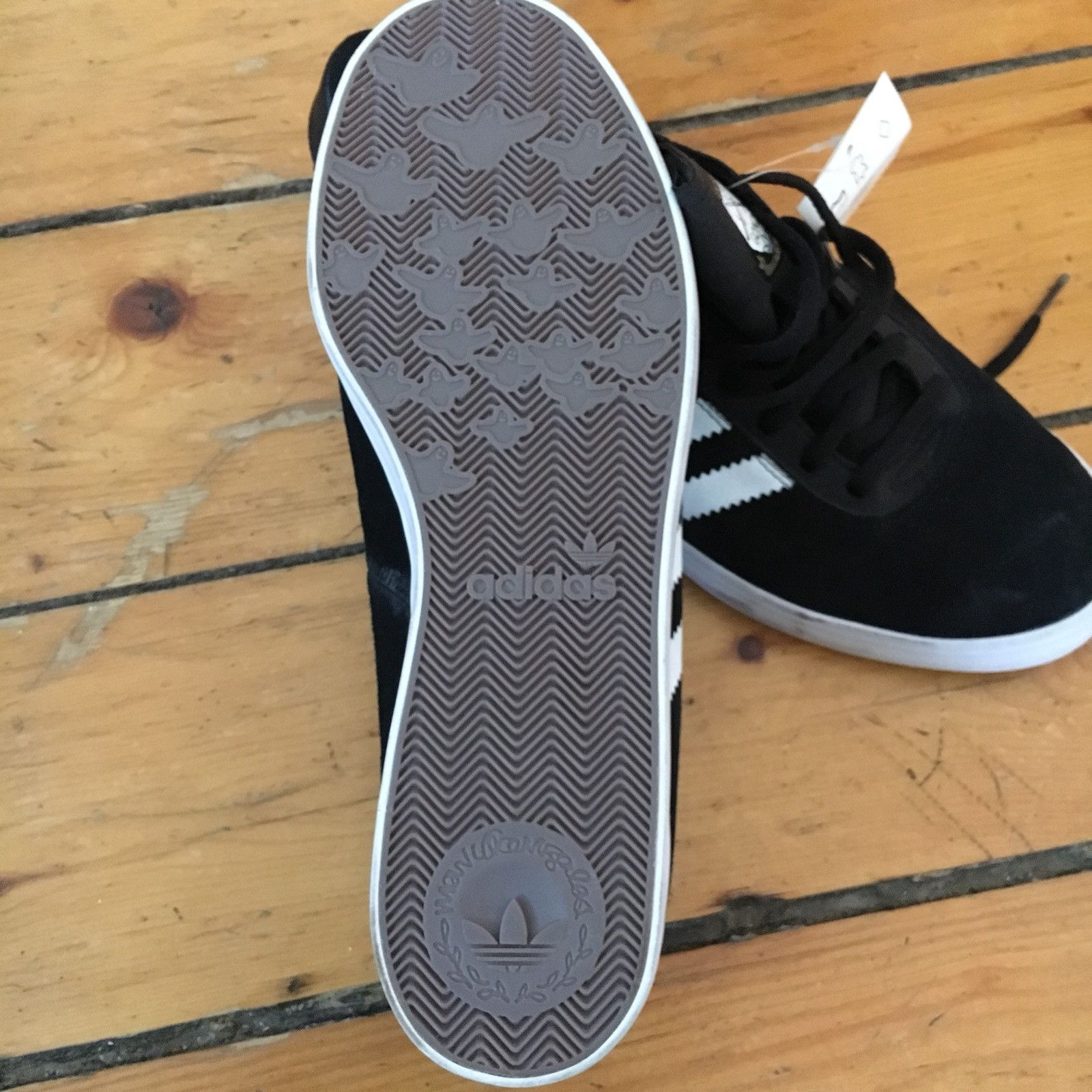 Adidas 🔥 VERY RARE NEW Mark Gonzales Skateboarding Size US 9 / EU 42 - 7 Thumbnail