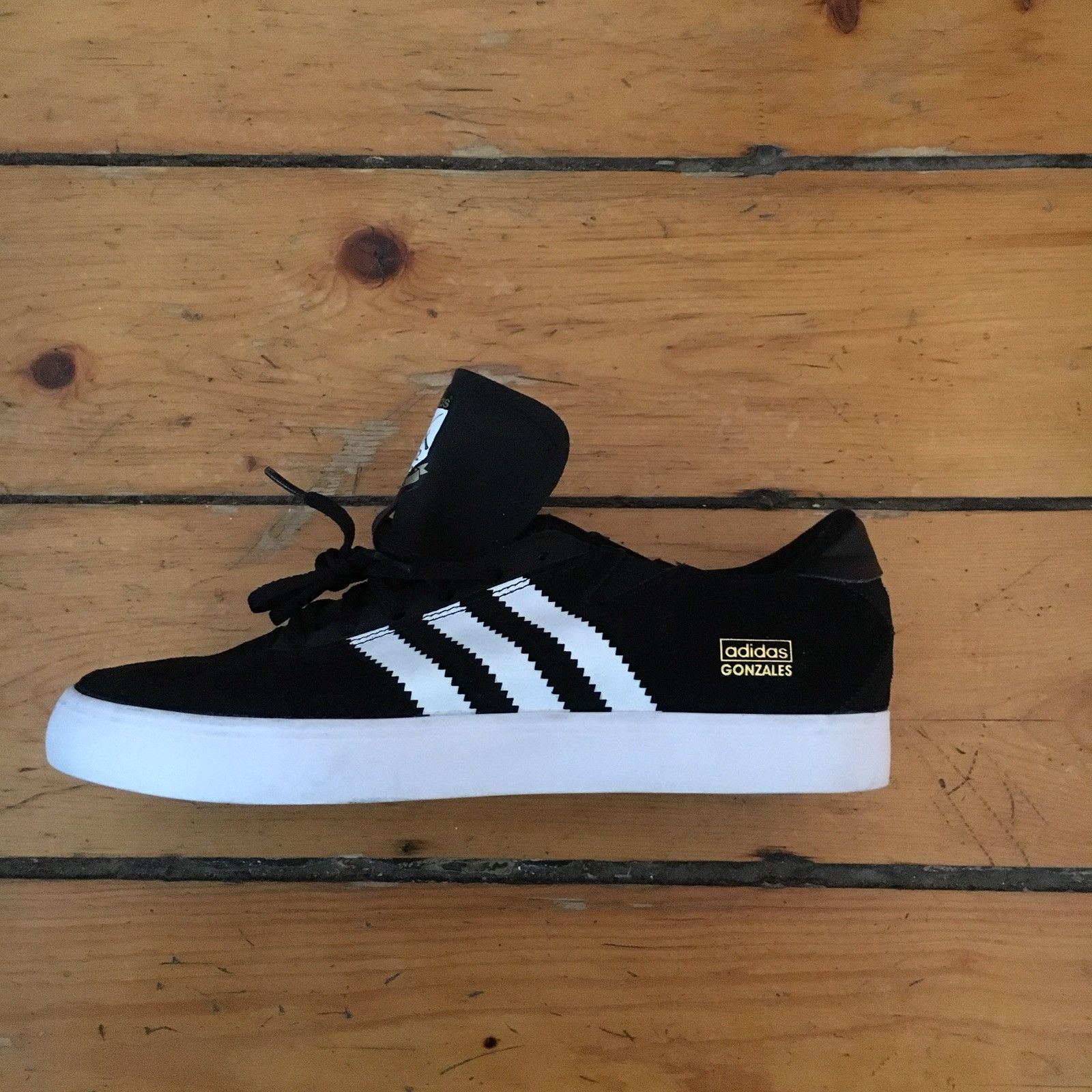 Adidas 🔥 VERY RARE NEW Mark Gonzales Skateboarding Size US 9 / EU 42 - 1 Thumbnail