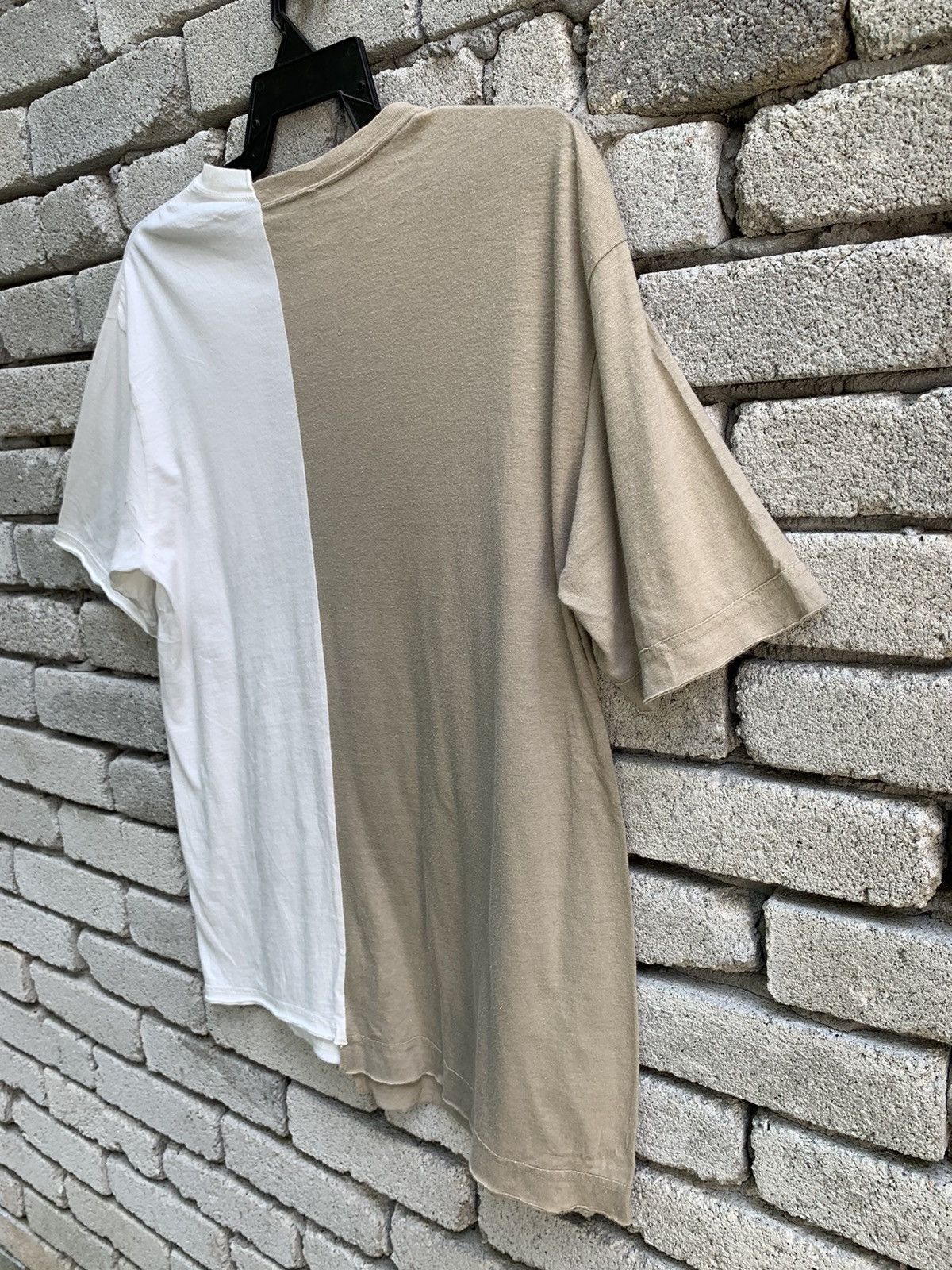 Designer × Japanese Brand Rare Design Single Pocket Todayful Half Grey&White T Shirt Size US L / EU 52-54 / 3 - 8 Thumbnail