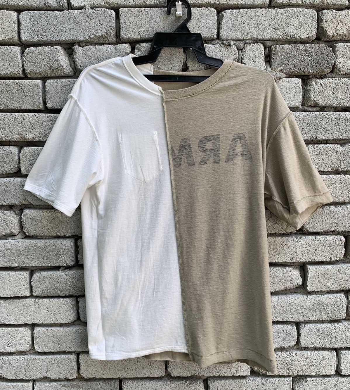 Designer × Japanese Brand Rare Design Single Pocket Todayful Half Grey&White T Shirt Size US L / EU 52-54 / 3 - 13 Thumbnail