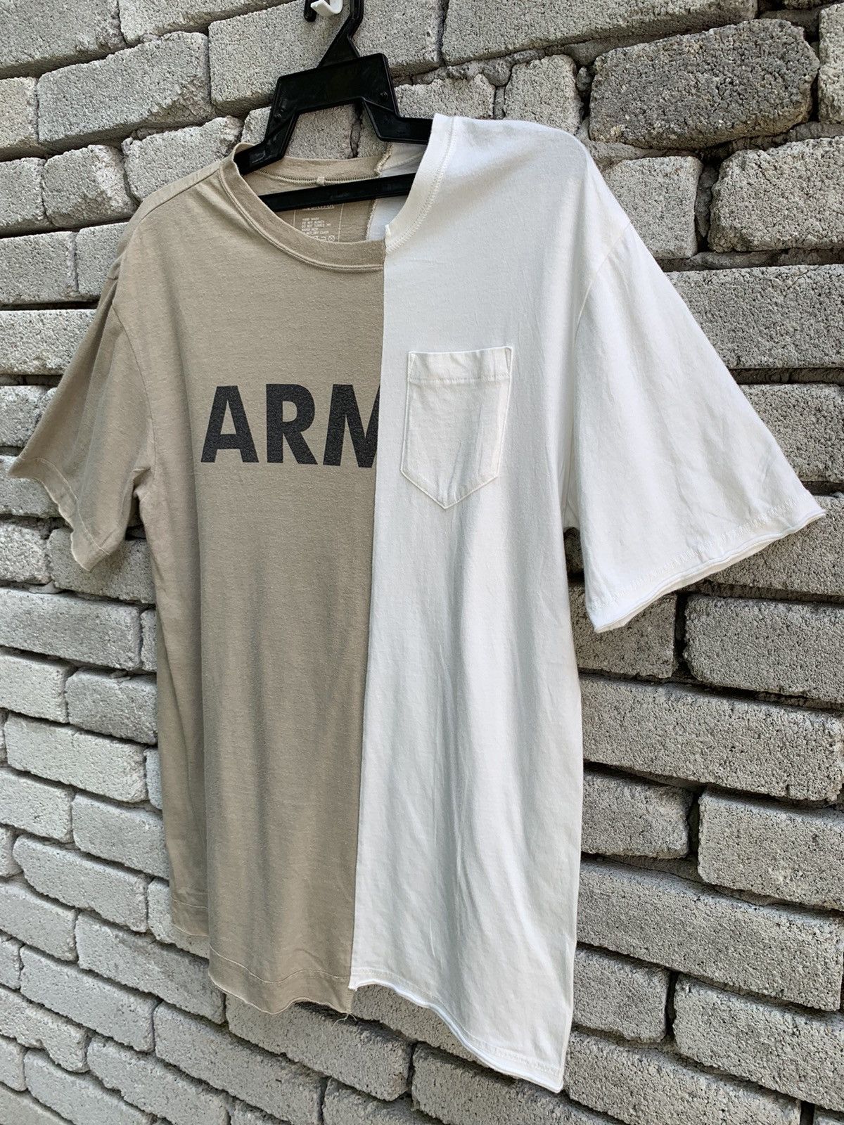 Designer × Japanese Brand Rare Design Single Pocket Todayful Half Grey&White T Shirt Size US L / EU 52-54 / 3 - 5 Thumbnail