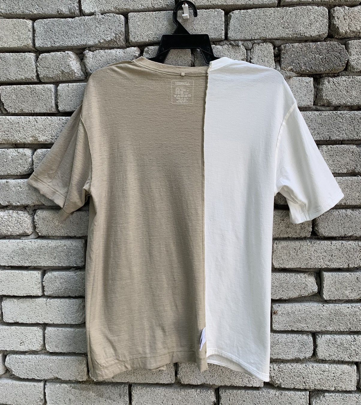 Designer × Japanese Brand Rare Design Single Pocket Todayful Half Grey&White T Shirt Size US L / EU 52-54 / 3 - 14 Thumbnail