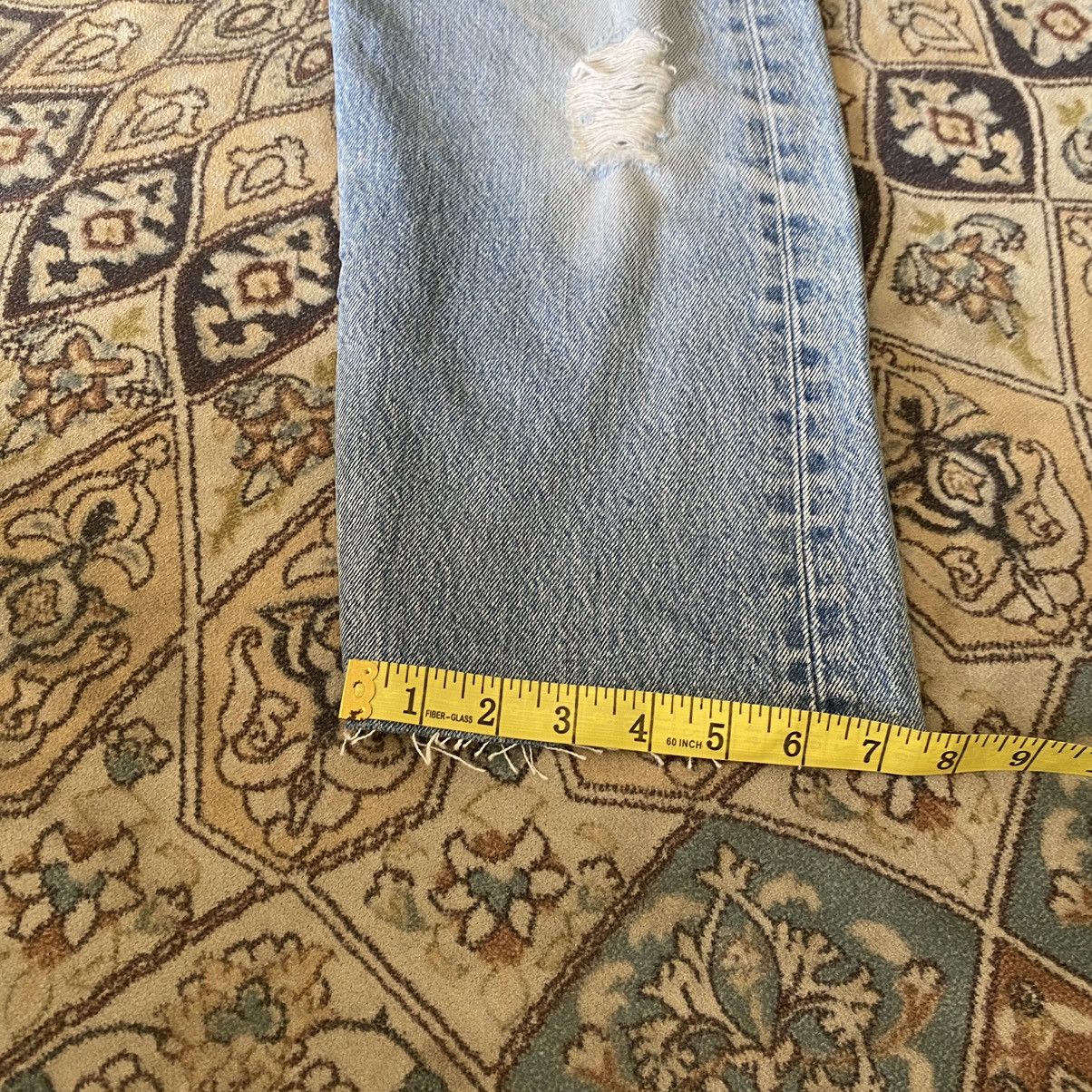 Levi's Vintage Levis 501 Distressed Lightwash Cropped Size US 30 / EU 46 - 21 Thumbnail