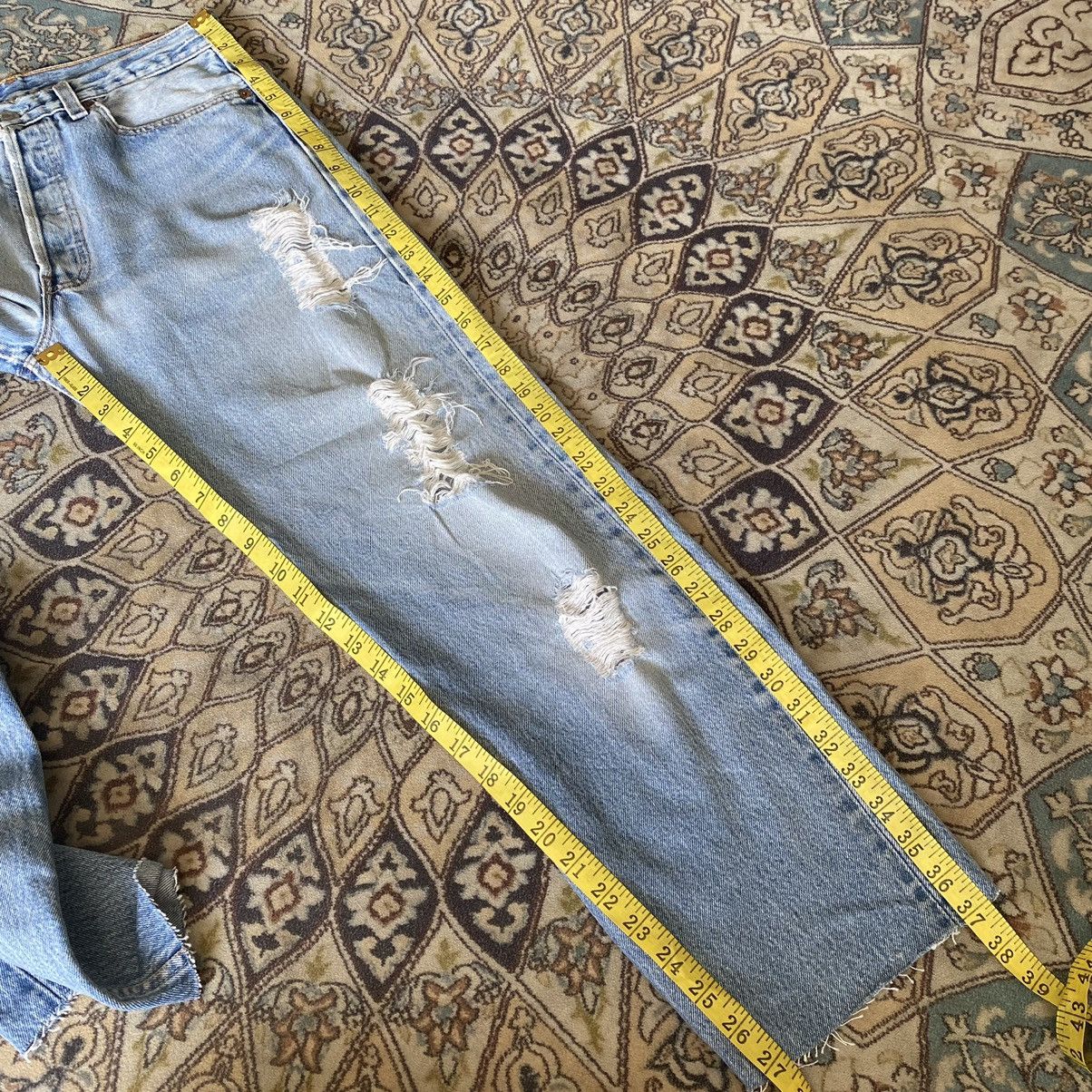 Levi's Vintage Levis 501 Distressed Lightwash Cropped Size US 30 / EU 46 - 19 Thumbnail