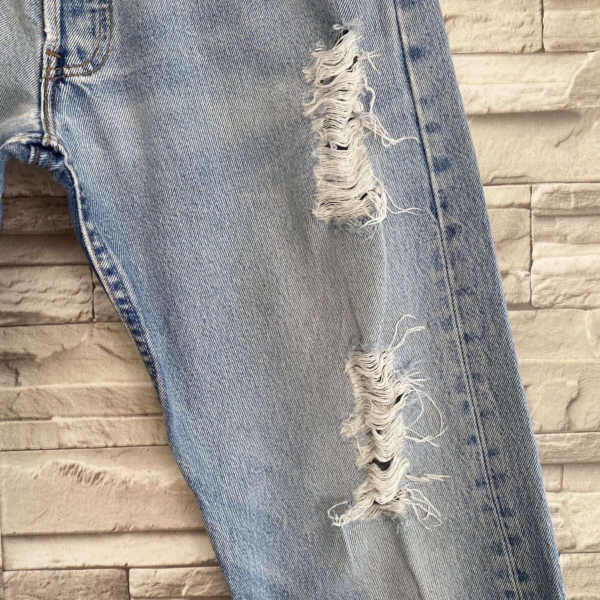 Levi's Vintage Levis 501 Distressed Lightwash Cropped Size US 30 / EU 46 - 6 Thumbnail