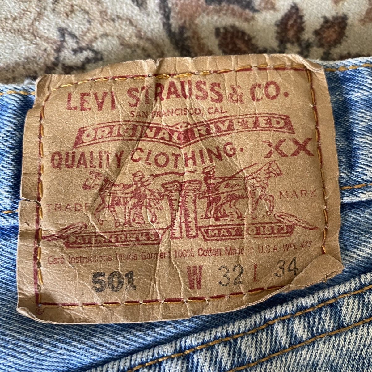 Levi's Vintage Levis 501 Distressed Lightwash Cropped Size US 30 / EU 46 - 14 Thumbnail