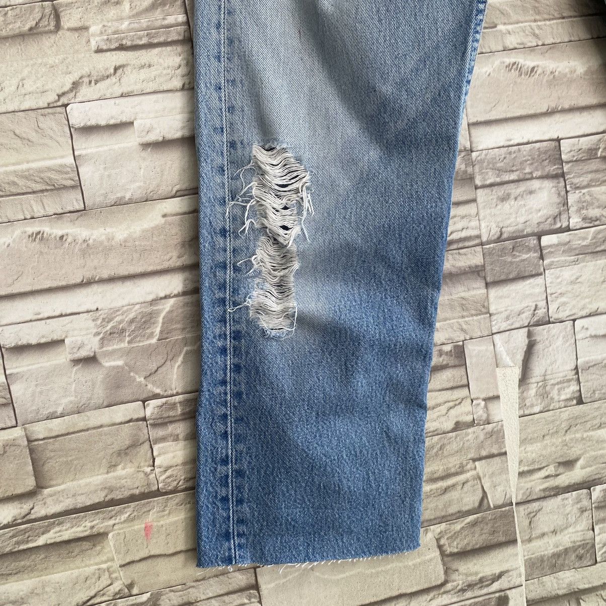 Levi's Vintage Levis 501 Distressed Lightwash Cropped Size US 30 / EU 46 - 7 Thumbnail