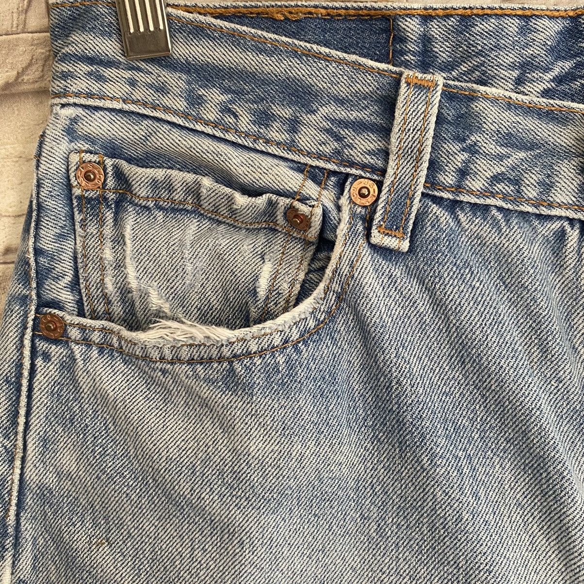 Levi's Vintage Levis 501 Distressed Lightwash Cropped Size US 30 / EU 46 - 9 Thumbnail