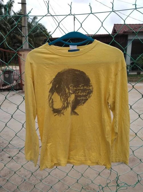 Hysteric Glamour OFFER NOW🔥 RESISTANCE WITHOUT WORD REBEL & ART TEE Size US M / EU 48-50 / 2 - 2 Thumbnail