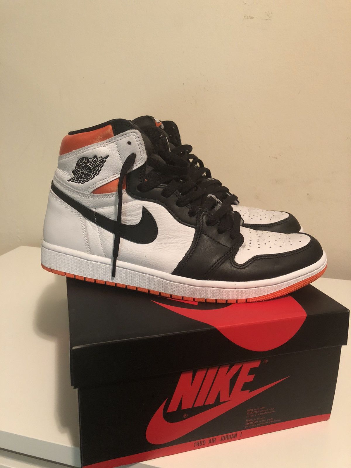 Jordan Brand Air Jordan 1 Electro Orange Size US 10.5 / EU 43-44 - 1 Thumbnail