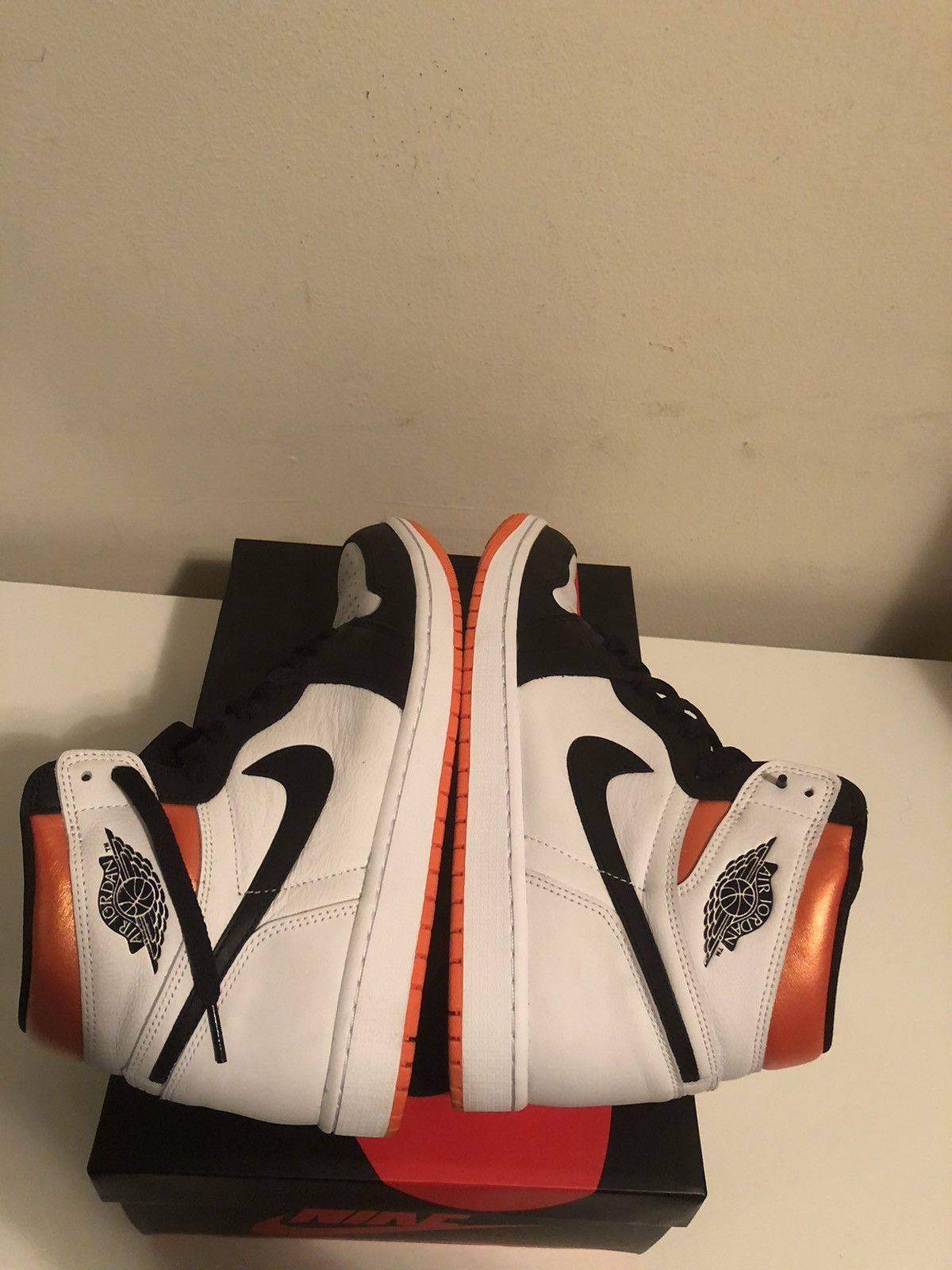 Jordan Brand Air Jordan 1 Electro Orange Size US 10.5 / EU 43-44 - 11 Thumbnail