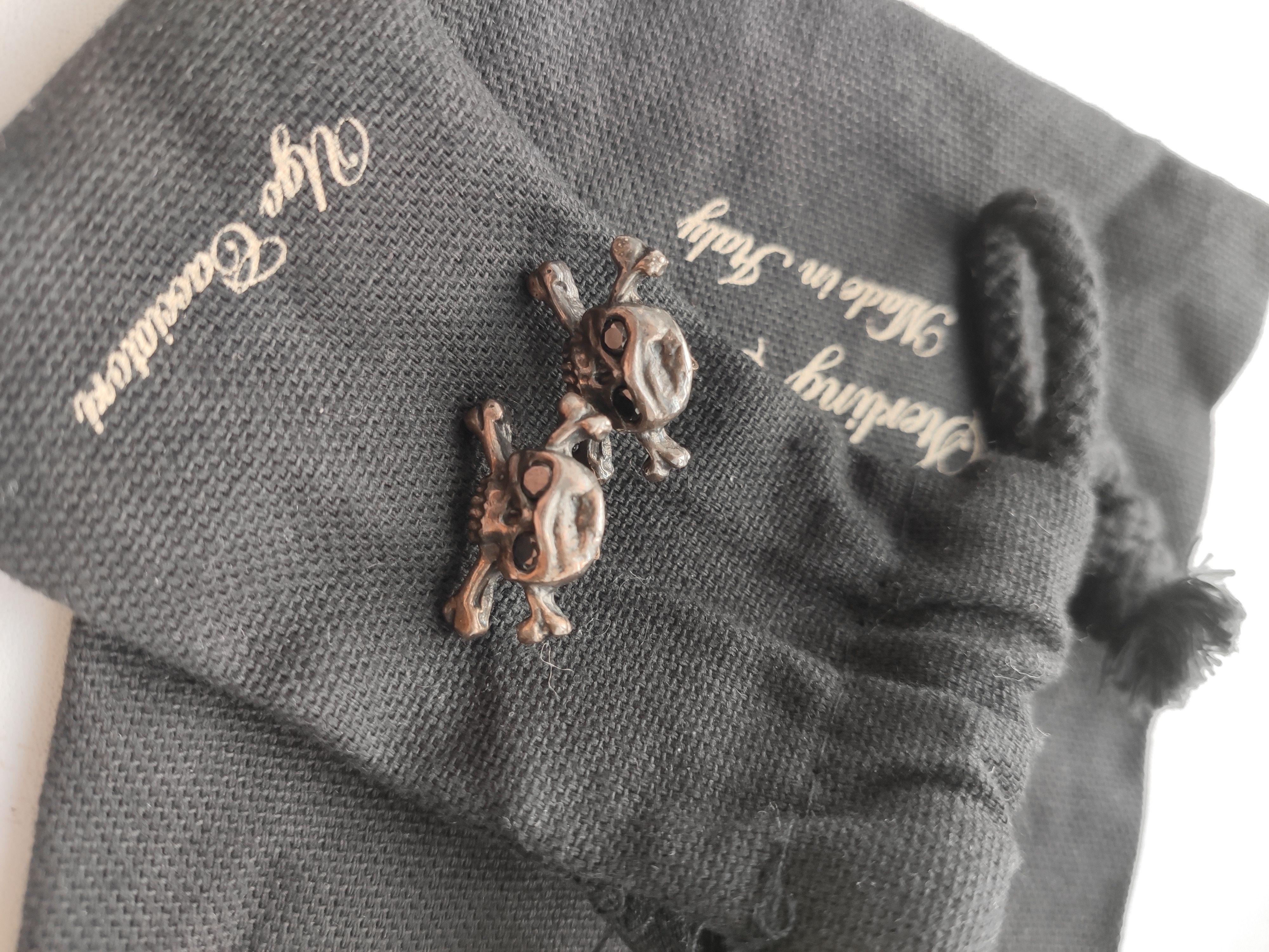 Ugo Cacciatori Onyx + silver crossbone earrings Size ONE SIZE - 2 Thumbnail