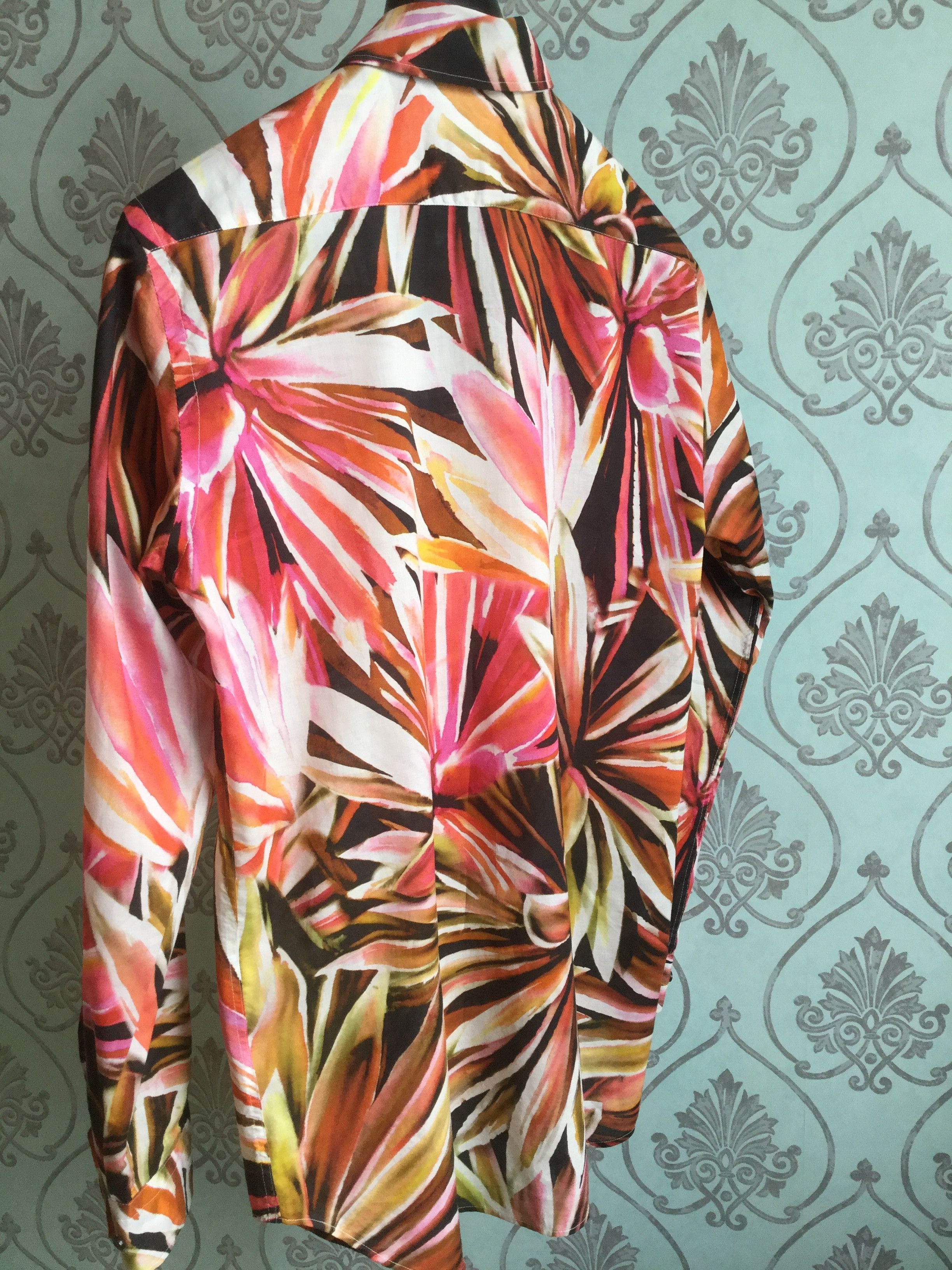 Etro NWOT Boho chic flower shirt.Like Versace or Balenciaga Size US S / EU 44-46 / 1 - 2 Thumbnail