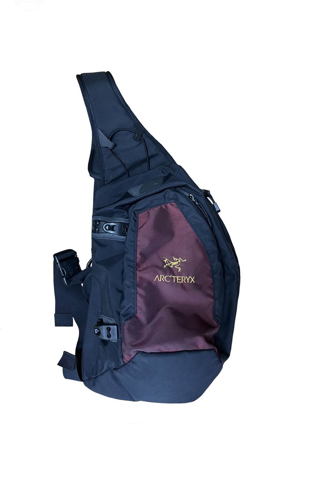 Arc'Teryx Arc'Teryx Quiver Crossbody Pack Grailed