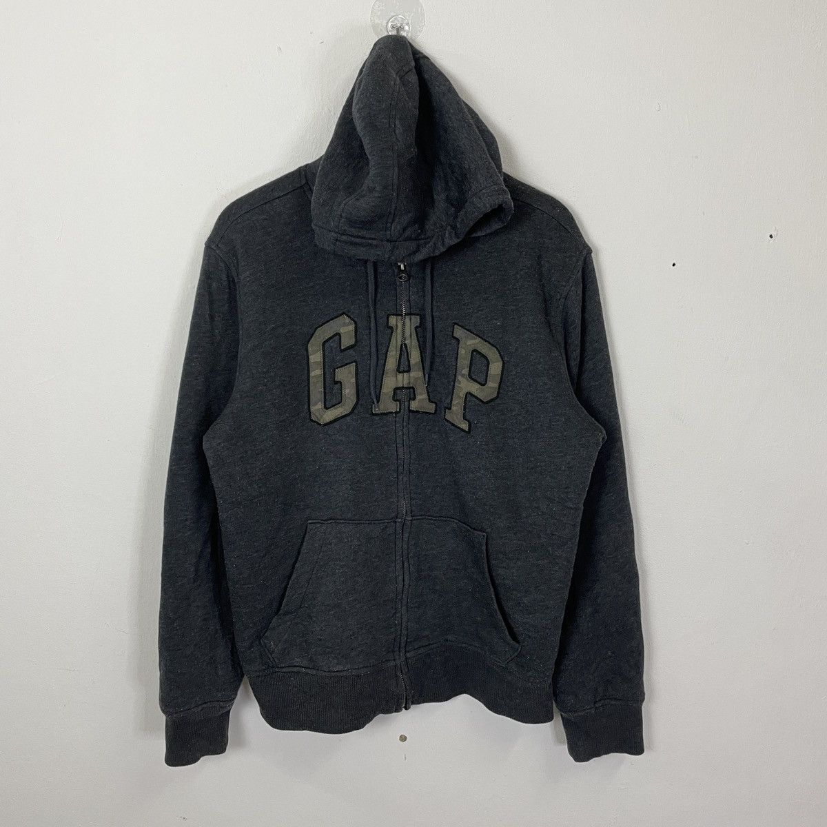 Gap Vintage Gap Spellout Camo Big Logo Hoodies Sweatshirt Size US L / EU 52-54 / 3 - 1 Thumbnail