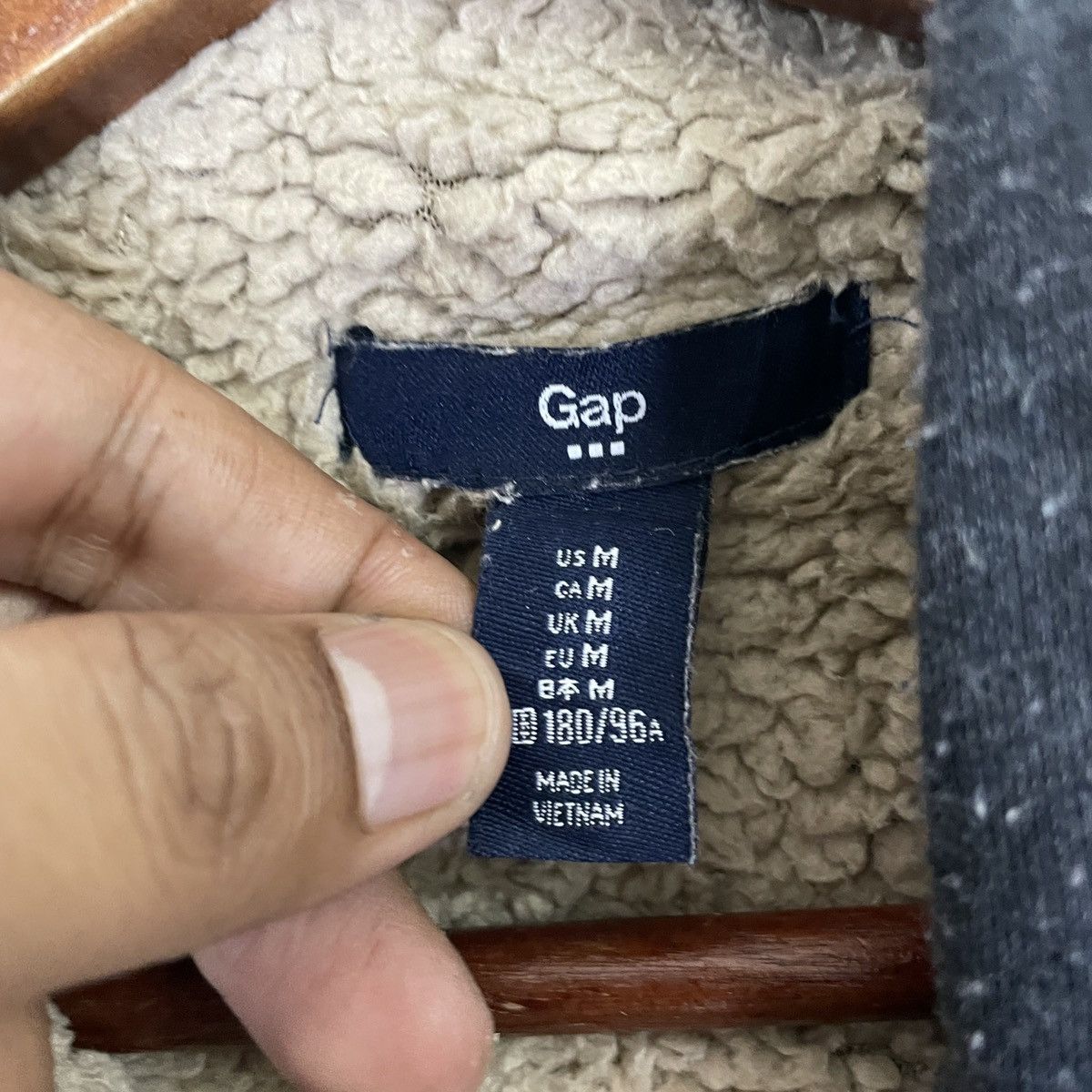 Gap Vintage Gap Spellout Camo Big Logo Hoodies Sweatshirt Size US L / EU 52-54 / 3 - 5 Thumbnail