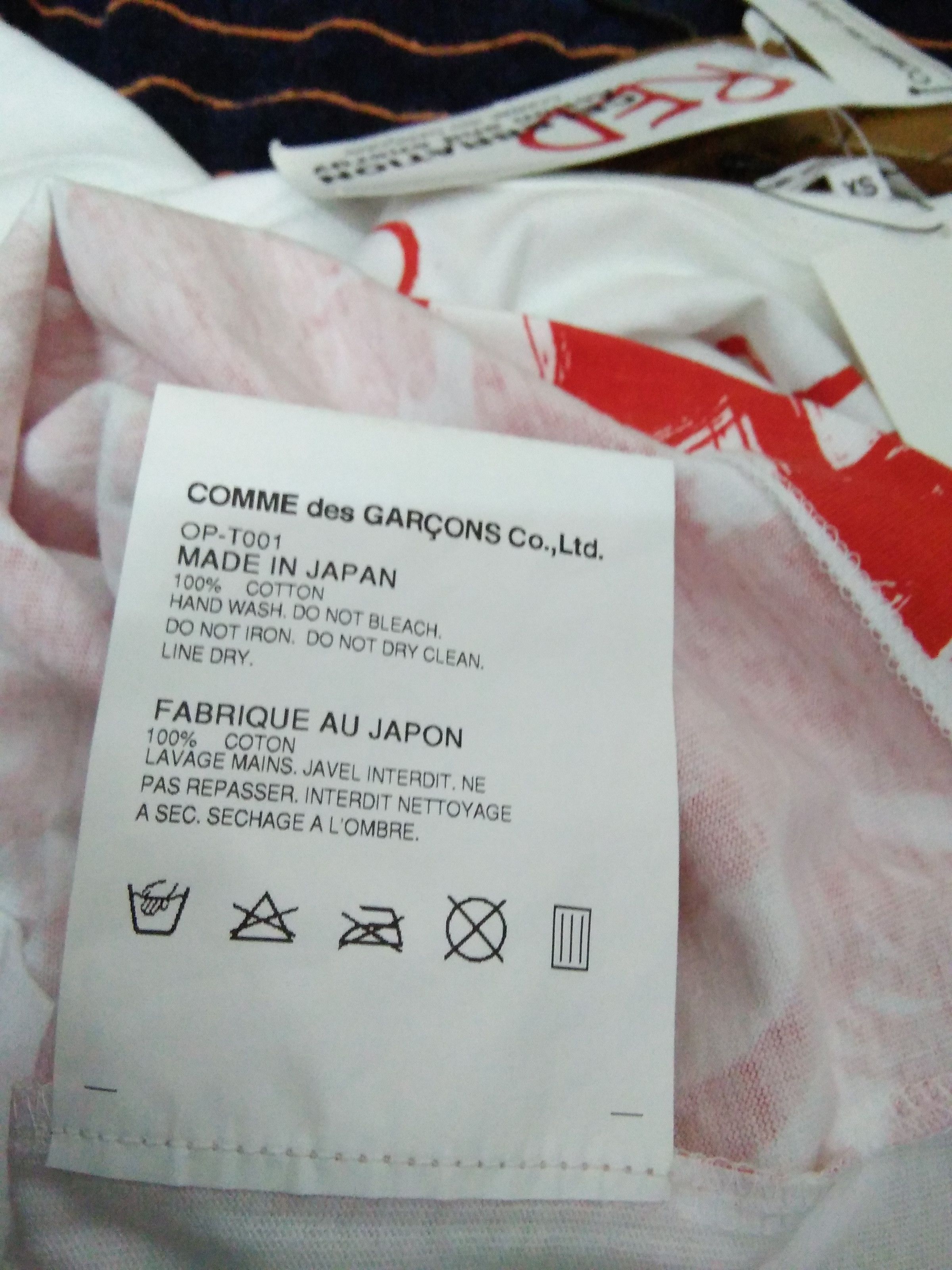 Comme des Garcons COMME DES GARCONS RED CELEBRATION (A522) Size US XS / EU 42 / 0 - 9 Thumbnail