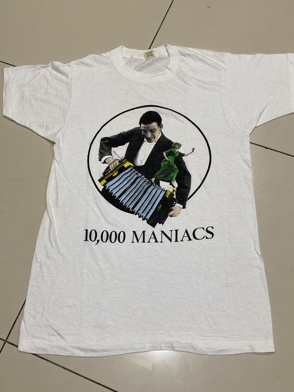Band Tees Vintage 90s 10000 Maniacs Band T Shirt Bjork Size US S / EU 44-46 / 1 - 2 Thumbnail