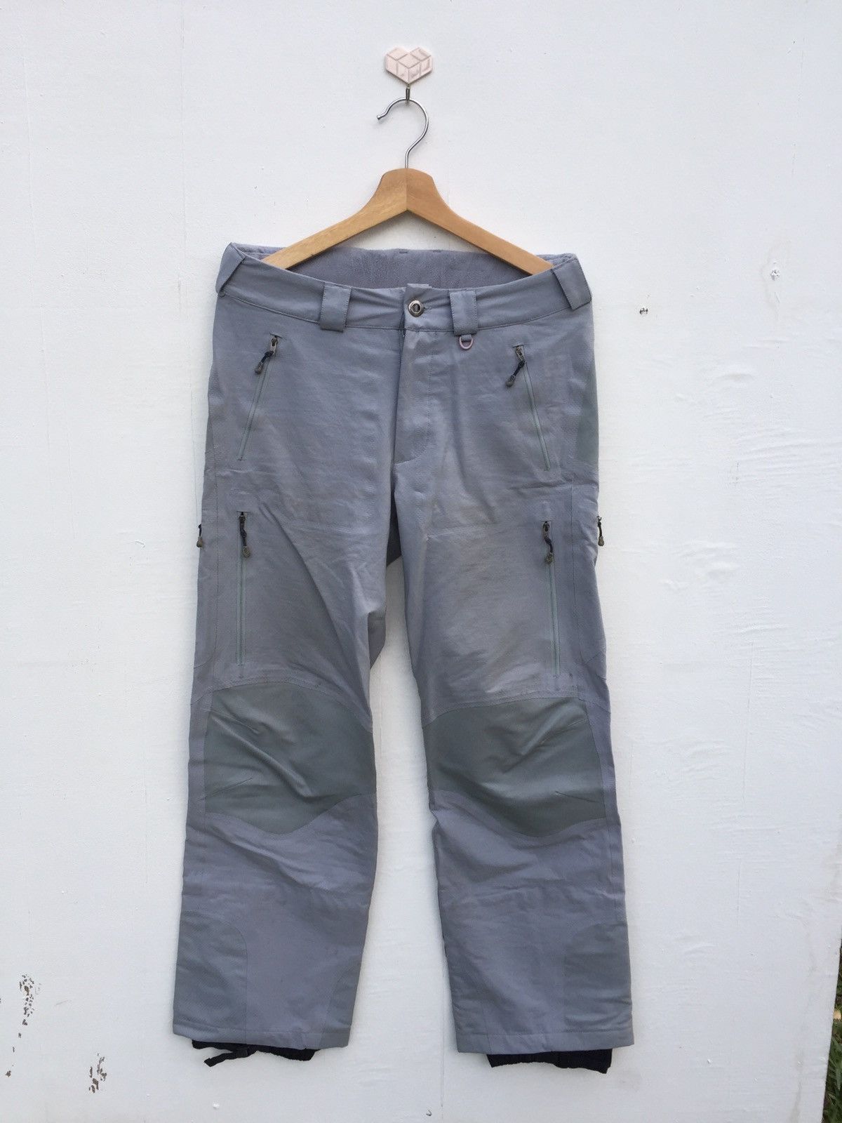 Japanese Brand Patagonia Women's Ski Snowboard Pants Size US 32 / EU 48 - 1 Thumbnail