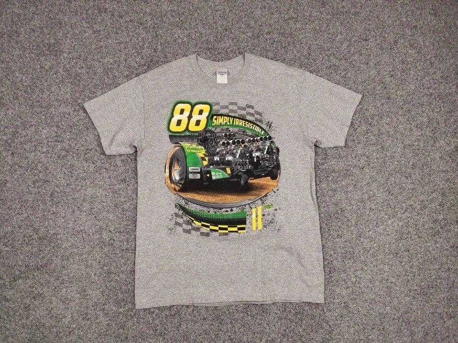 NASCAR Vintage Nascar Tractor Pulling simply irresistible T shirt Size US L / EU 52-54 / 3 - 14 Thumbnail