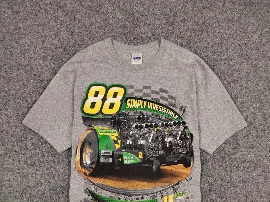 NASCAR Vintage Nascar Tractor Pulling simply irresistible T shirt Size US L / EU 52-54 / 3 - 7 Thumbnail