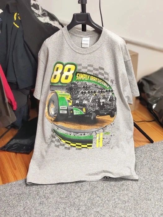 NASCAR Vintage Nascar Tractor Pulling simply irresistible T shirt Size US L / EU 52-54 / 3 - 18 Thumbnail