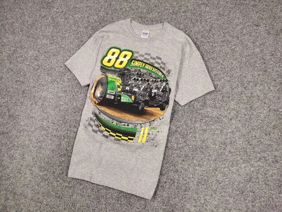 NASCAR Vintage Nascar Tractor Pulling simply irresistible T shirt Size US L / EU 52-54 / 3 - 3 Thumbnail