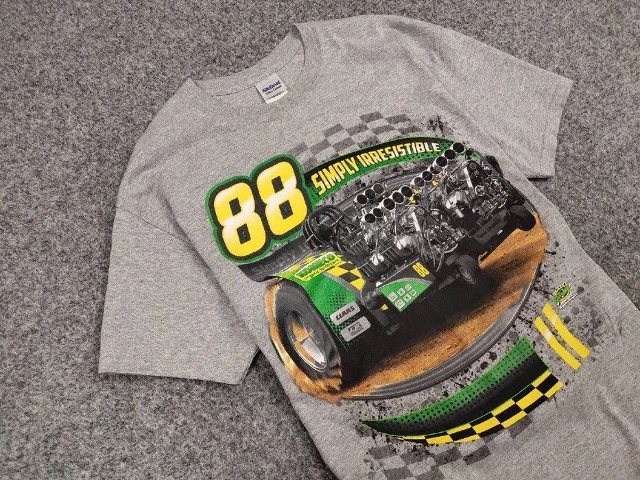 NASCAR Vintage Nascar Tractor Pulling simply irresistible T shirt Size US L / EU 52-54 / 3 - 6 Thumbnail