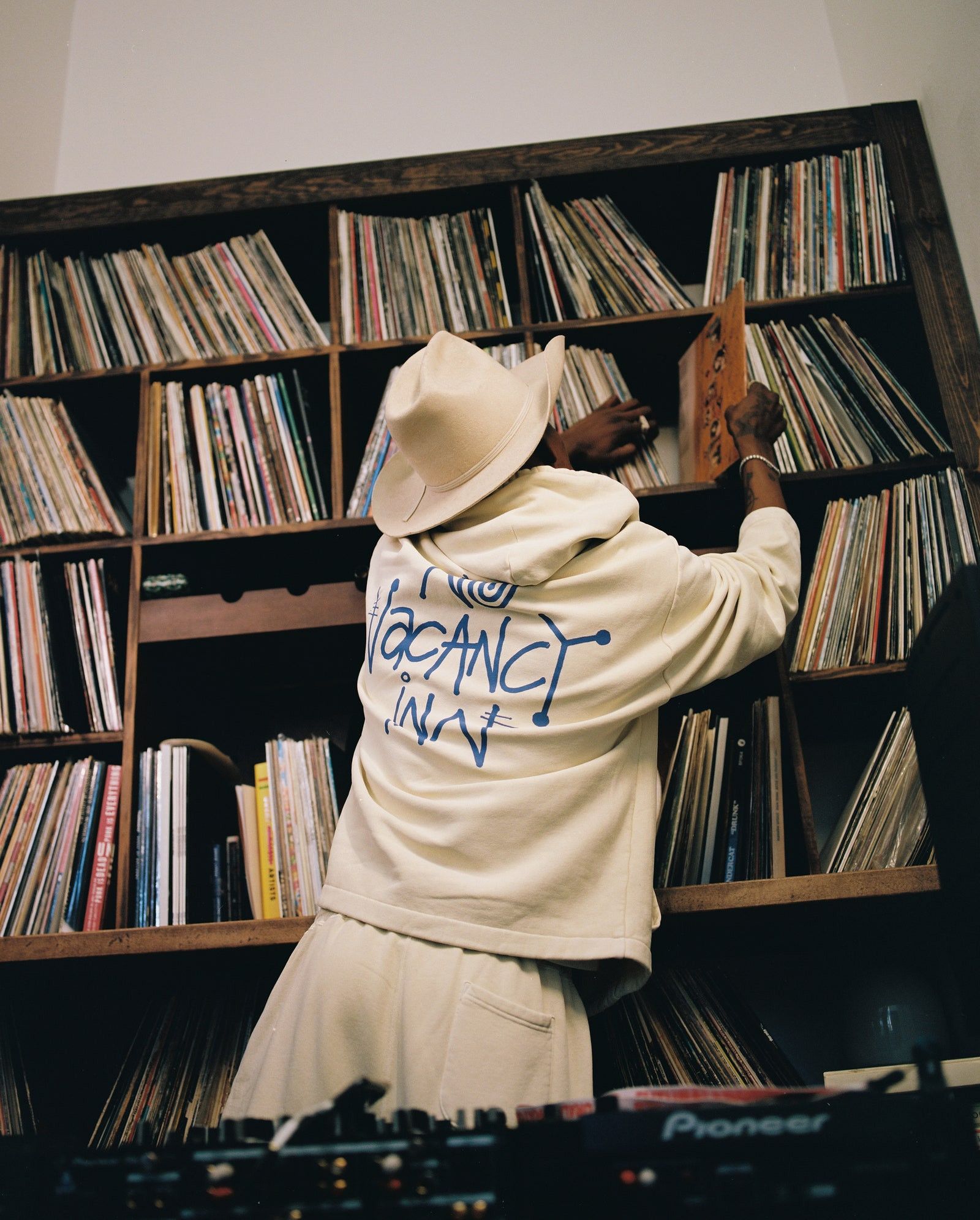 Stussy No Vacancy Inn | Grailed