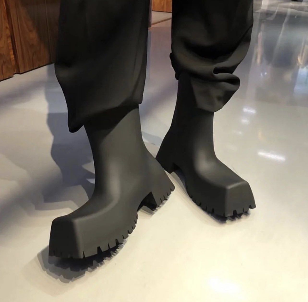 靴 balenciaga trooper 42 jp27.5 28 Trooper Derby Shoes in Black Balenciaga