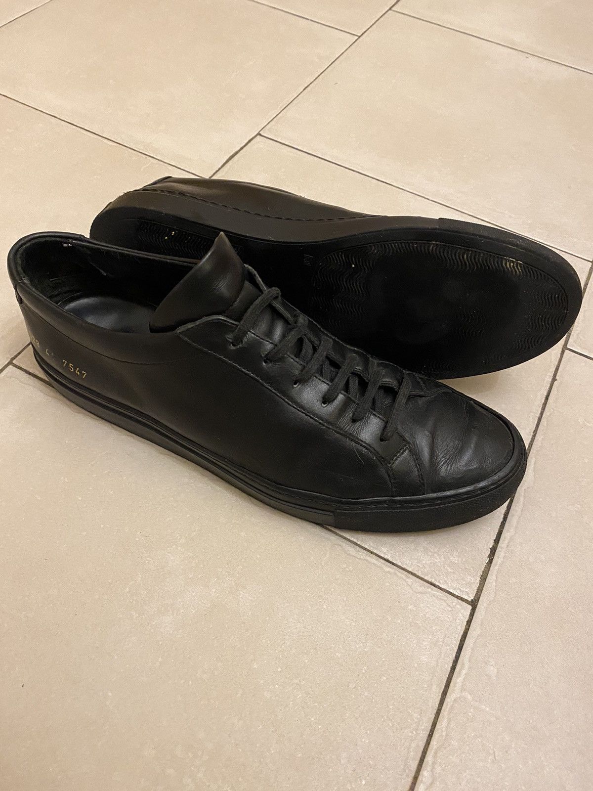 black common projects on feet