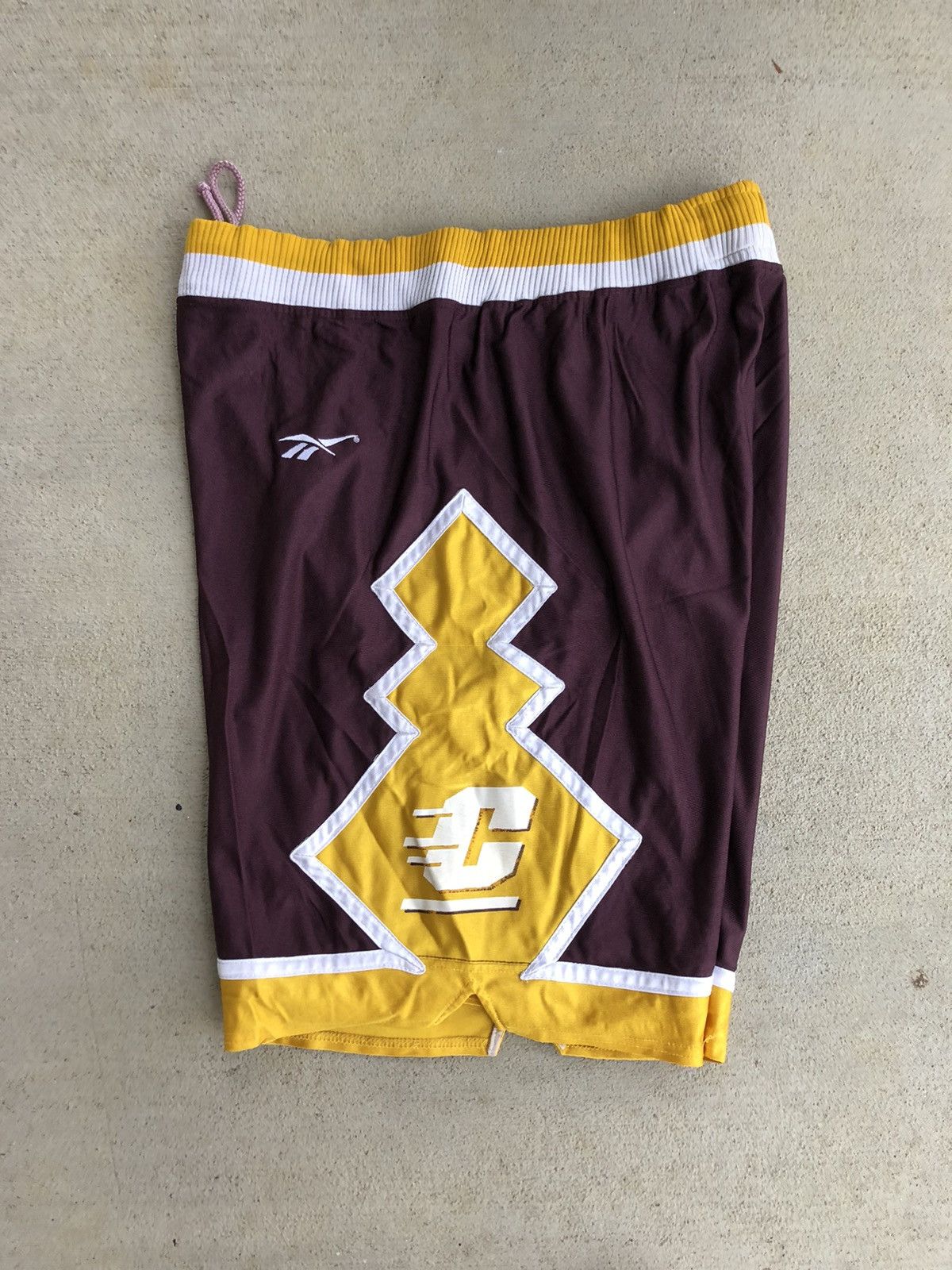 Vintage VTG Central Michigan Shorts Size US 44 / EU 60 - 2 Thumbnail