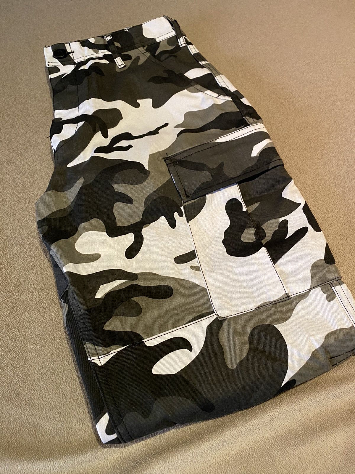 Other Camo Black and white pants size 27 Size US 27 - 6 Thumbnail
