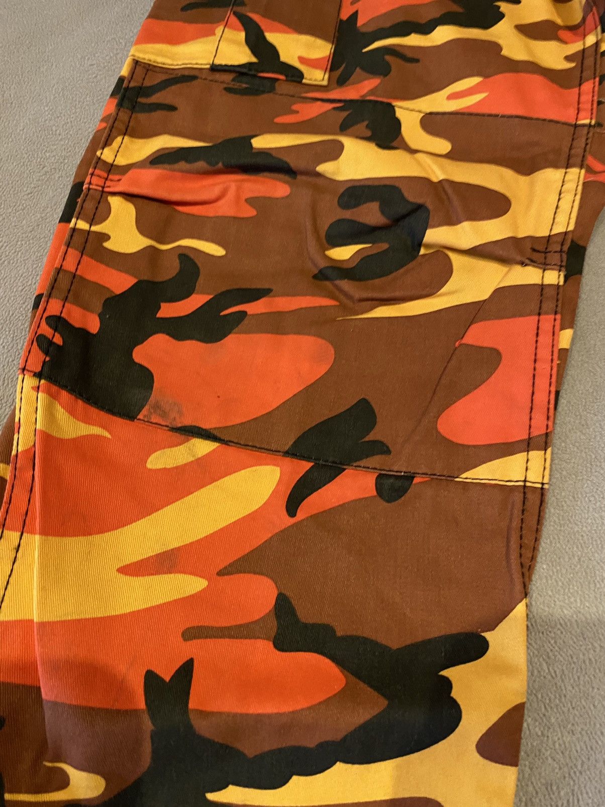 Other Camo Orange cargo pants Size US 27 - 4 Thumbnail