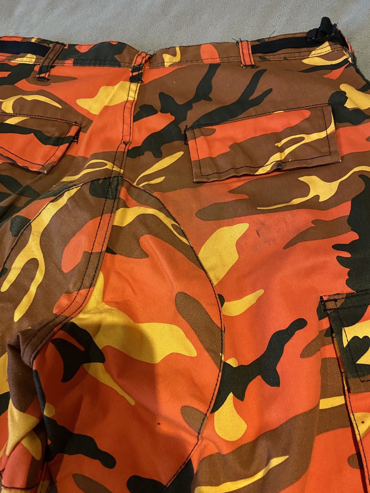 Other Camo Orange cargo pants Size US 27 - 7 Thumbnail