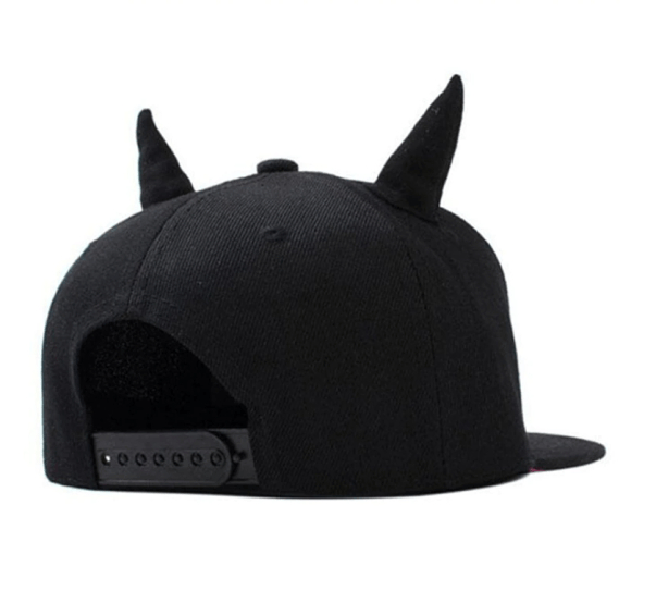 Vintage 2022 SNAPBACK WITH HORNS | Grailed