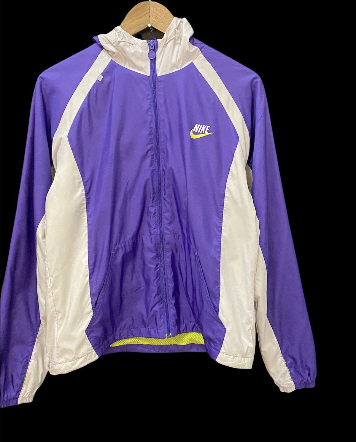 Nike VINTAGE NIKE SPORTWEAR RARE PURPLE NYLON JACKET HOODIE Size US S / EU 44-46 / 1 - 7 Thumbnail
