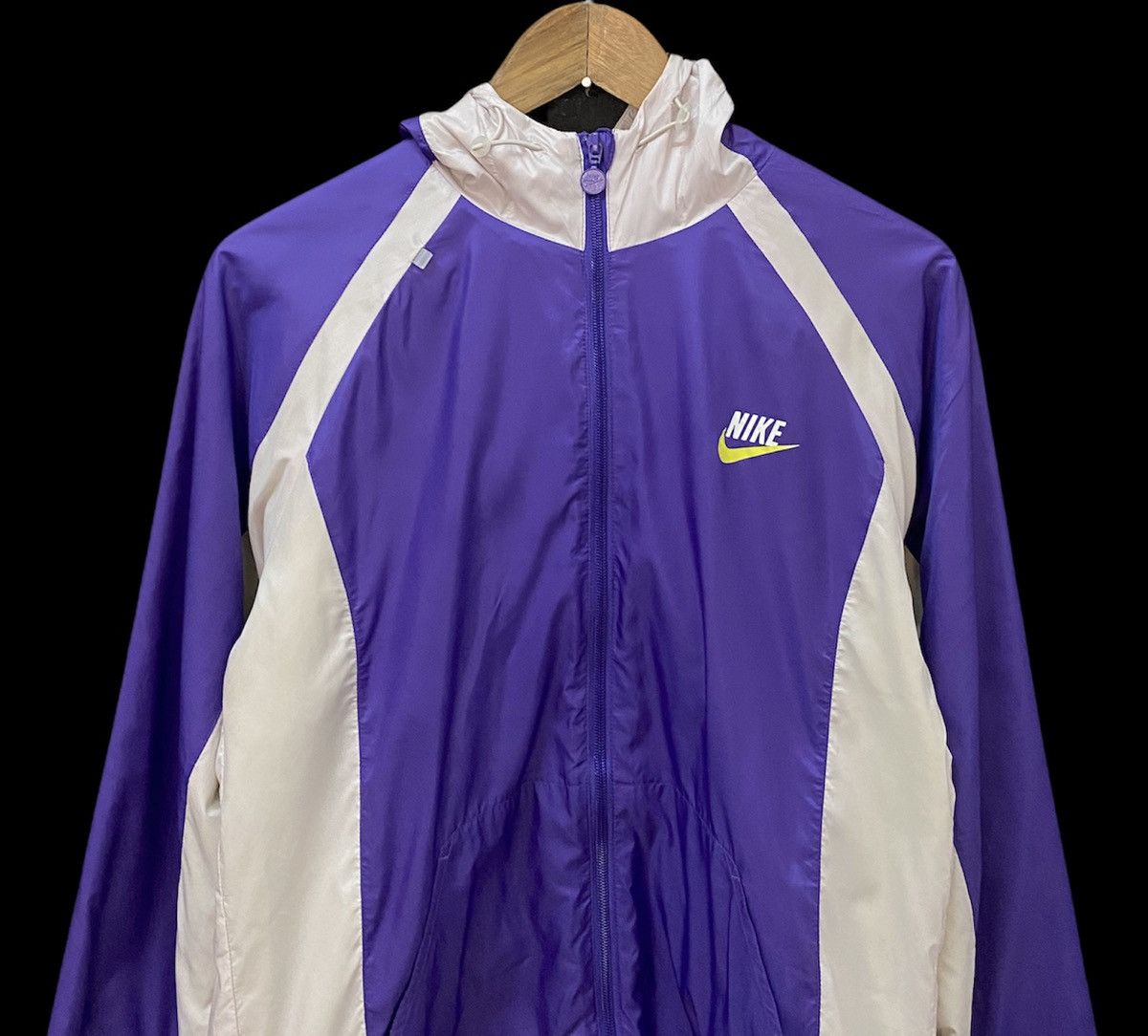 Nike VINTAGE NIKE SPORTWEAR RARE PURPLE NYLON JACKET HOODIE Size US S / EU 44-46 / 1 - 4 Thumbnail