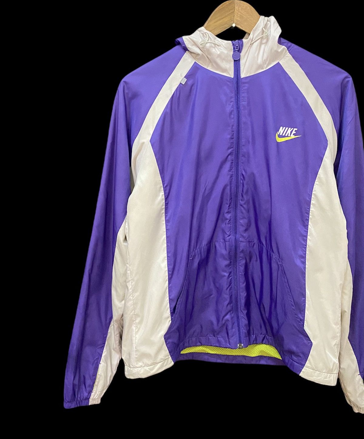 Nike VINTAGE NIKE SPORTWEAR RARE PURPLE NYLON JACKET HOODIE Size US S / EU 44-46 / 1 - 6 Thumbnail