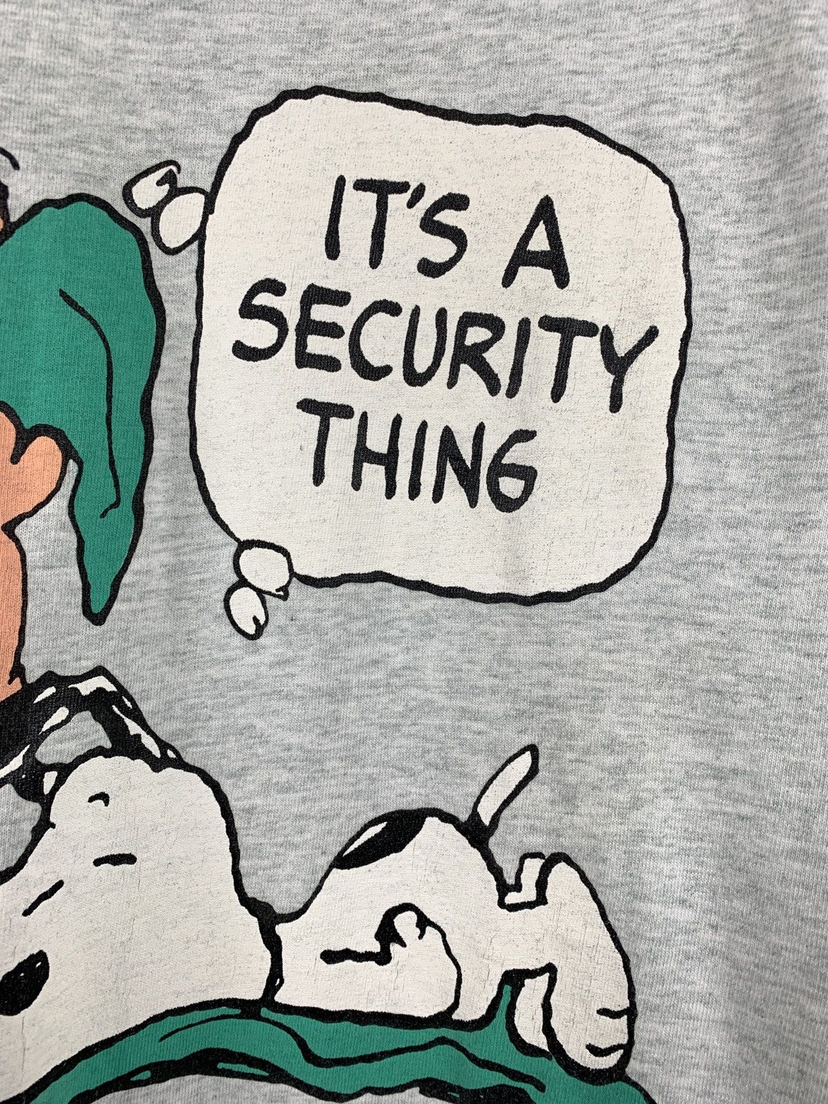 Cartoon Network 1971 Vintage Peanuts Snoopy “Its A Security Thing” T-Shirt Size US M / EU 48-50 / 2 - 10 Thumbnail