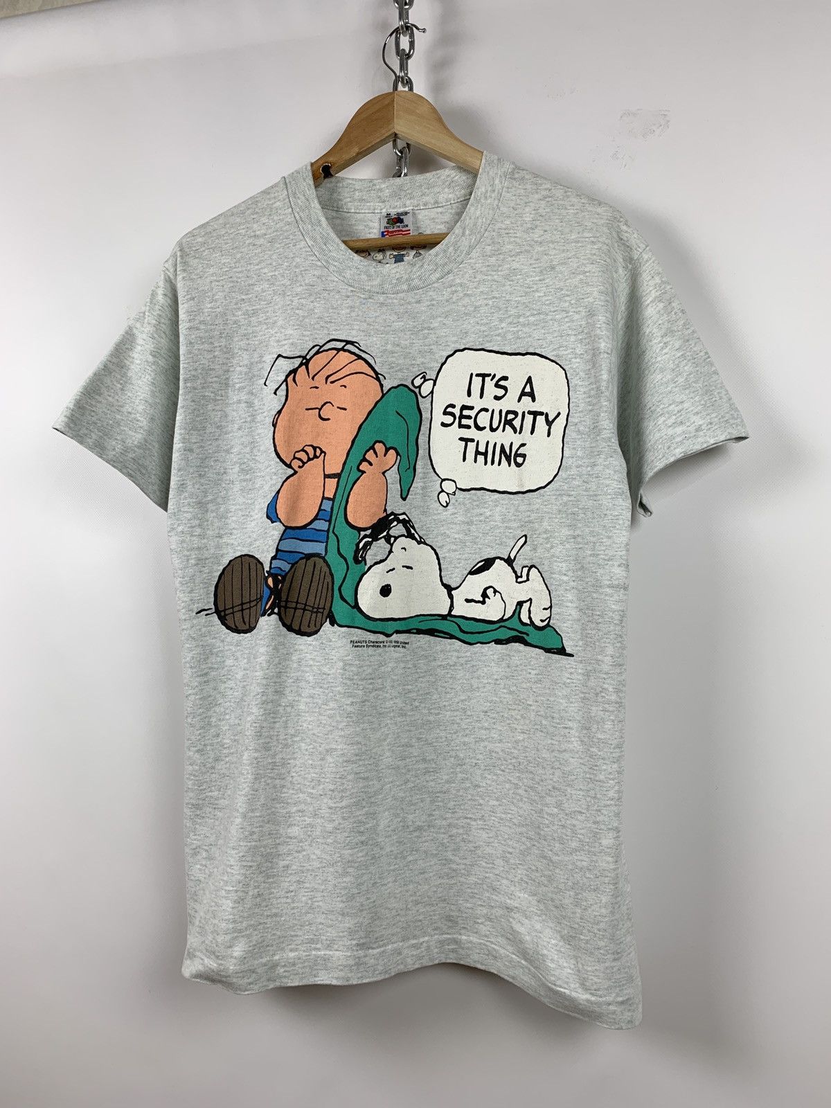 Cartoon Network 1971 Vintage Peanuts Snoopy “Its A Security Thing” T-Shirt Size US M / EU 48-50 / 2 - 5 Thumbnail