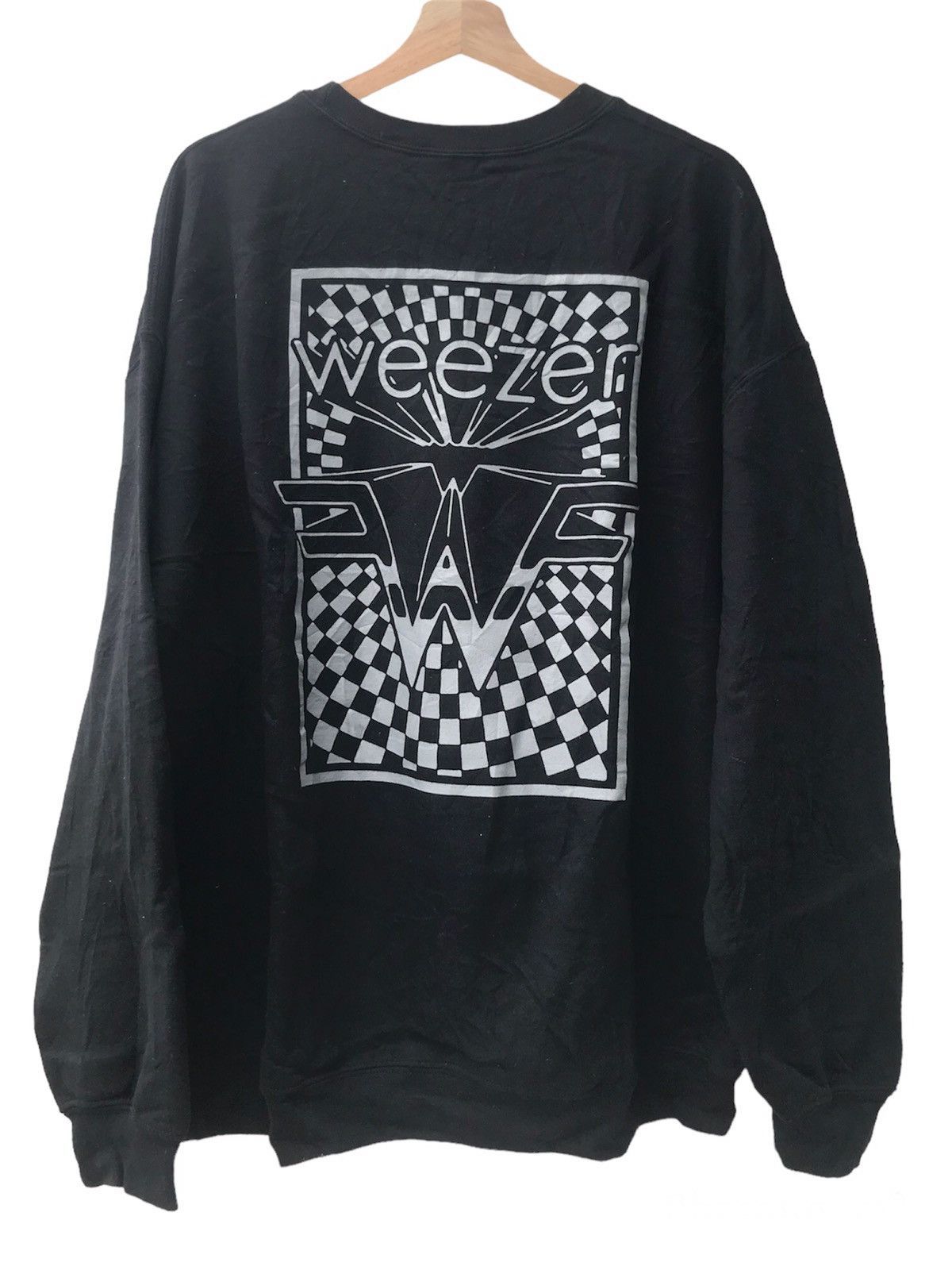 image of Band Tees x Gildan Weezer Flying W Sweatshirt in Black, Men's (Size XL)