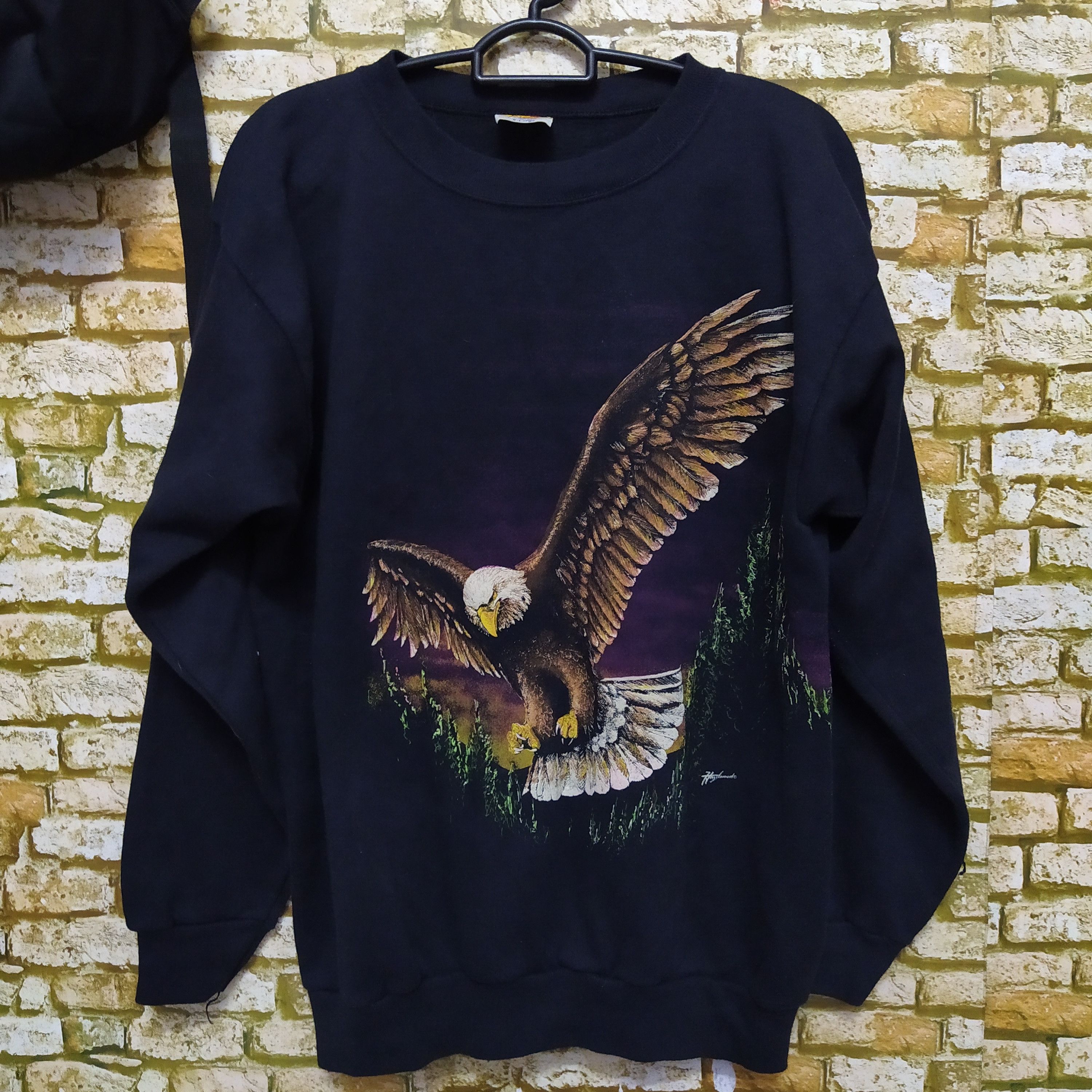 Vintage VTG HAZELWOOD EAGLE HAWK PAINTED SWEATHIRT (D566) Size US XL / EU 56 / 4 - 1 Thumbnail