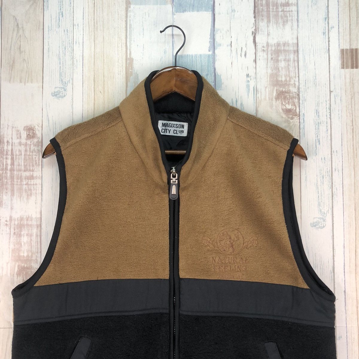 Japanese Brand Vintage Magixson City Club Embroidery Sleeveles Fleece Vest Size US M / EU 48-50 / 2 - 4 Thumbnail