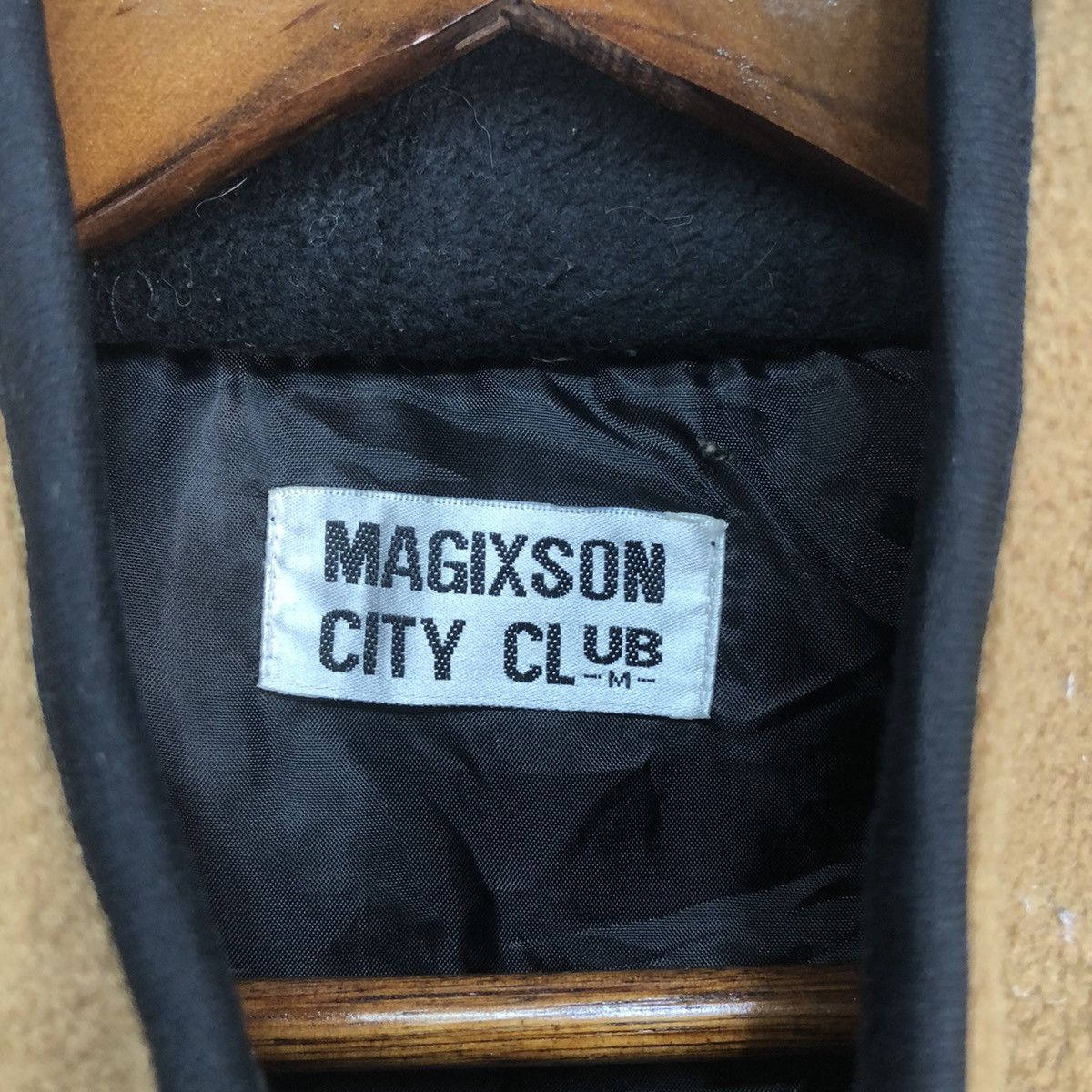 Japanese Brand Vintage Magixson City Club Embroidery Sleeveles Fleece Vest Size US M / EU 48-50 / 2 - 8 Thumbnail