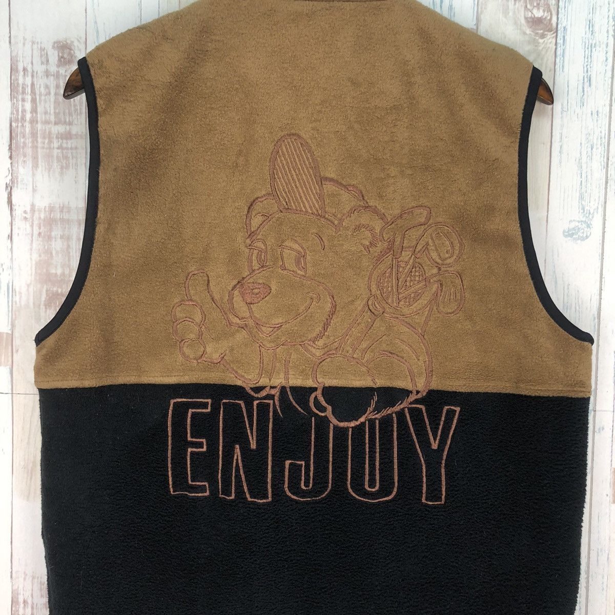 Japanese Brand Vintage Magixson City Club Embroidery Sleeveles Fleece Vest Size US M / EU 48-50 / 2 - 3 Thumbnail