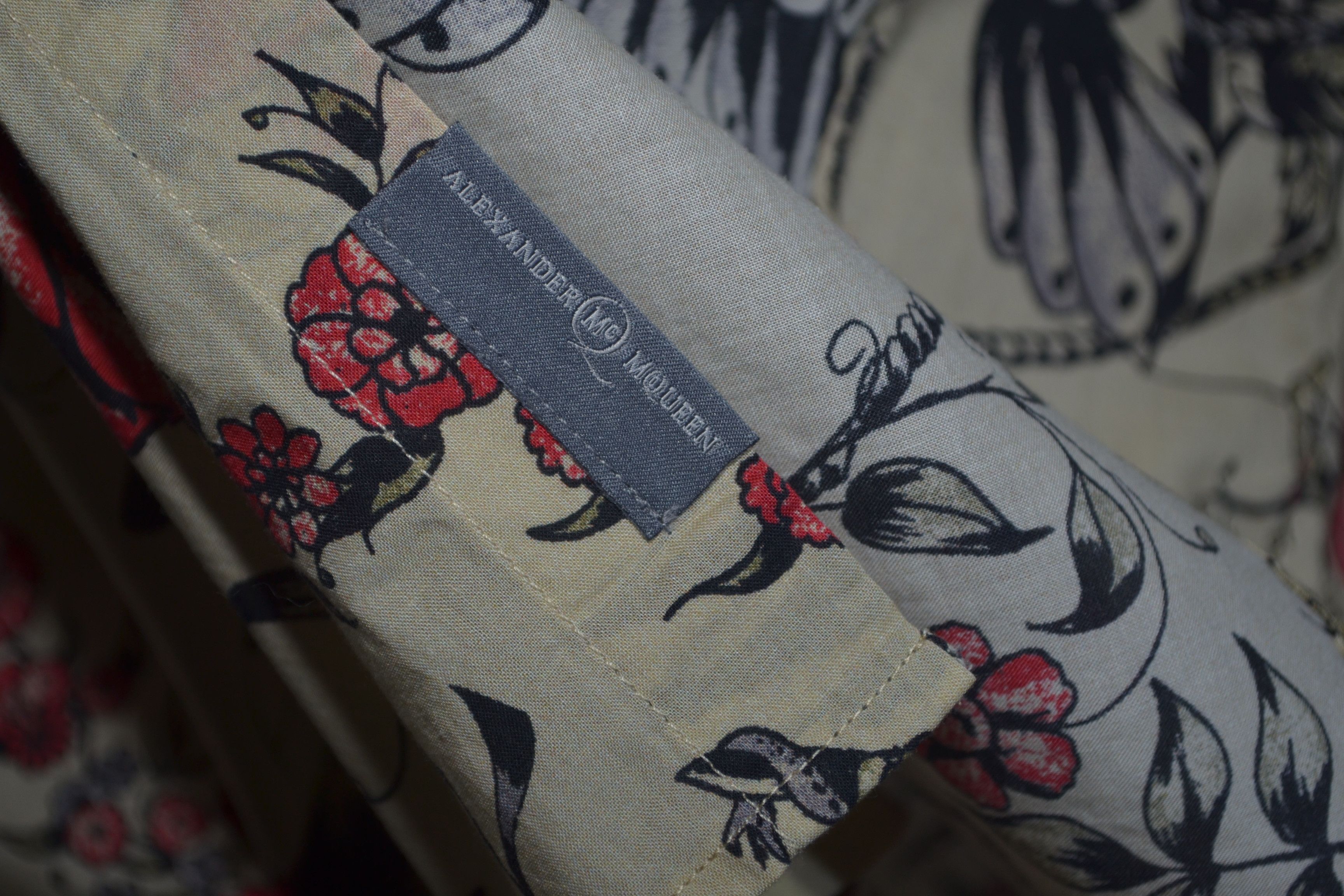 Alexander McQueen Alexander McQueen 50 M Raven Web Floral Tattoo Shirt Size US M / EU 48-50 / 2 - 12 Thumbnail
