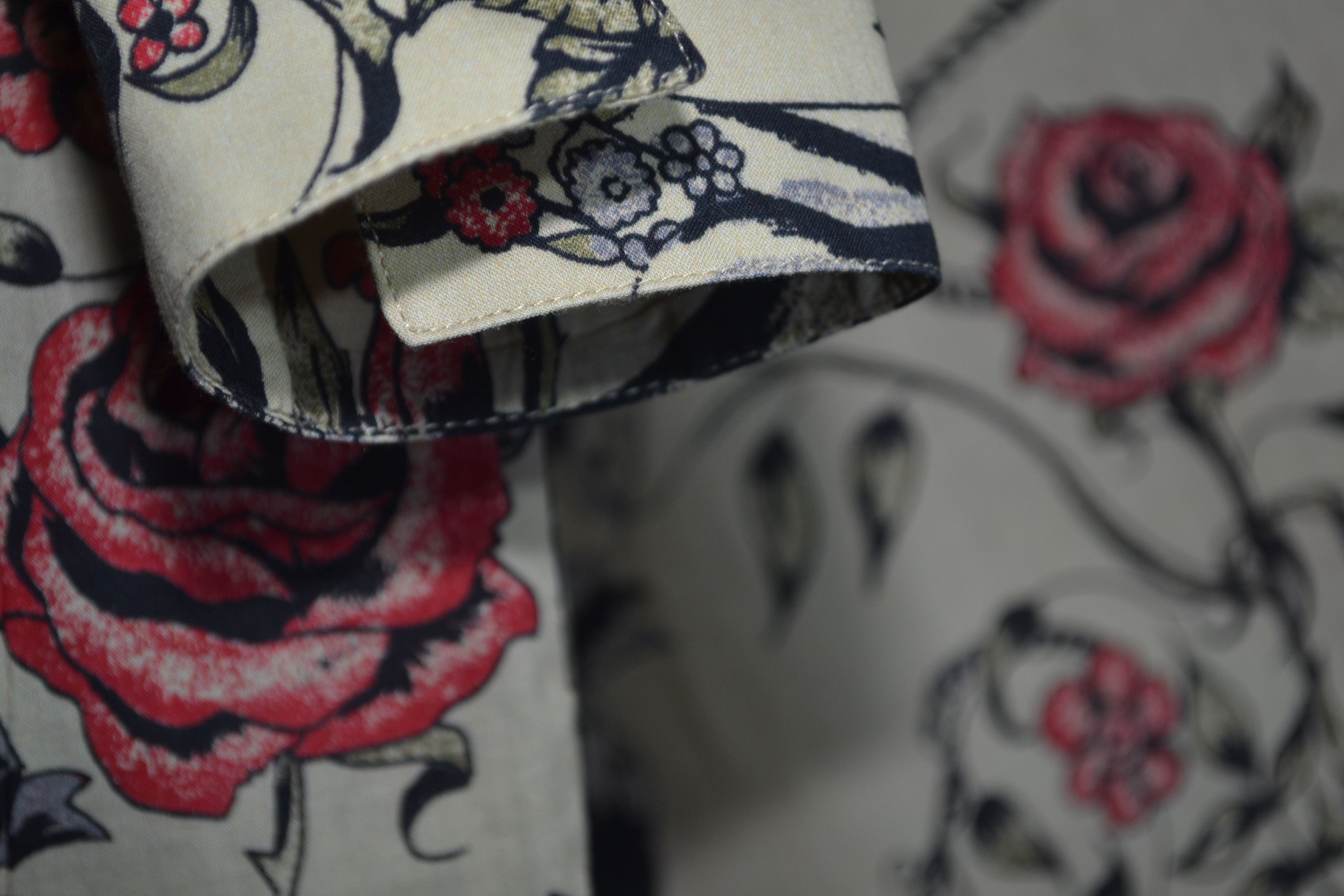 Alexander McQueen Alexander McQueen 50 M Raven Web Floral Tattoo Shirt Size US M / EU 48-50 / 2 - 11 Thumbnail